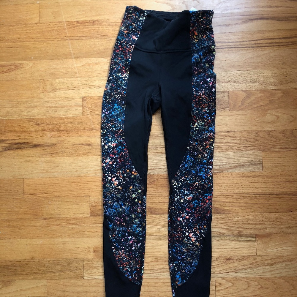 Never worn Black & Flower Lululemon leggings